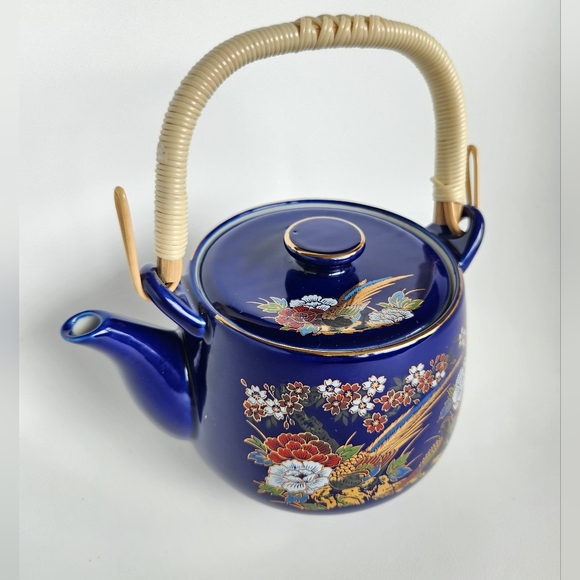 Vintage Kutani Japanese Porcelain Teapot & 4 Cups-Cobalt Blue Flowers Gold Rim - Picture 3 of 9
